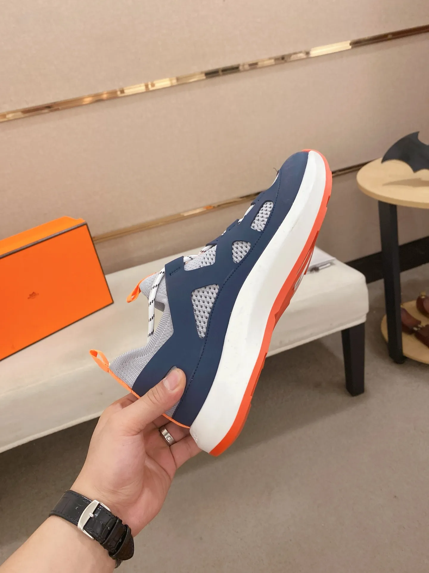 Men's clothing and shoes💰: 660💰《HERMES》【Classic Original Version】Hermès; Top 🔝 Purchasing Agency 🔍🔍Men’s latest 🇺🇸 counters are on sale simultaneously, original imported from Italy ▲▲Silk cowhide with breathable fabric ▲▲ (high-end and expensive Qi·Grade) Exquisite workmanship (Italian 🇮🇹Imported water-dyed 🐂cowhide lining) Sole: Original sole provided by the original factory, ⚠️Exclusive double-layer activity·TPR·Rubber·Combined molded outsole; Super·comfortable·wear-resistant·non-slip·environmental protection The real thing is more beautiful when photographed (high quality, following orders). You can enter and leave the counter at will * Number of yards: 38·39·40·41·42·43·44·45